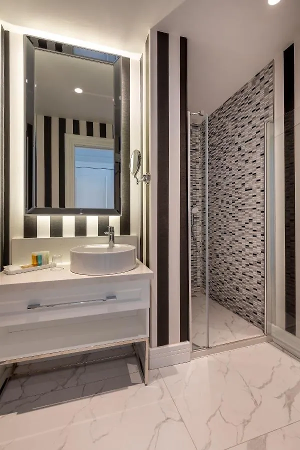 Motif Hotel Кешме Турция