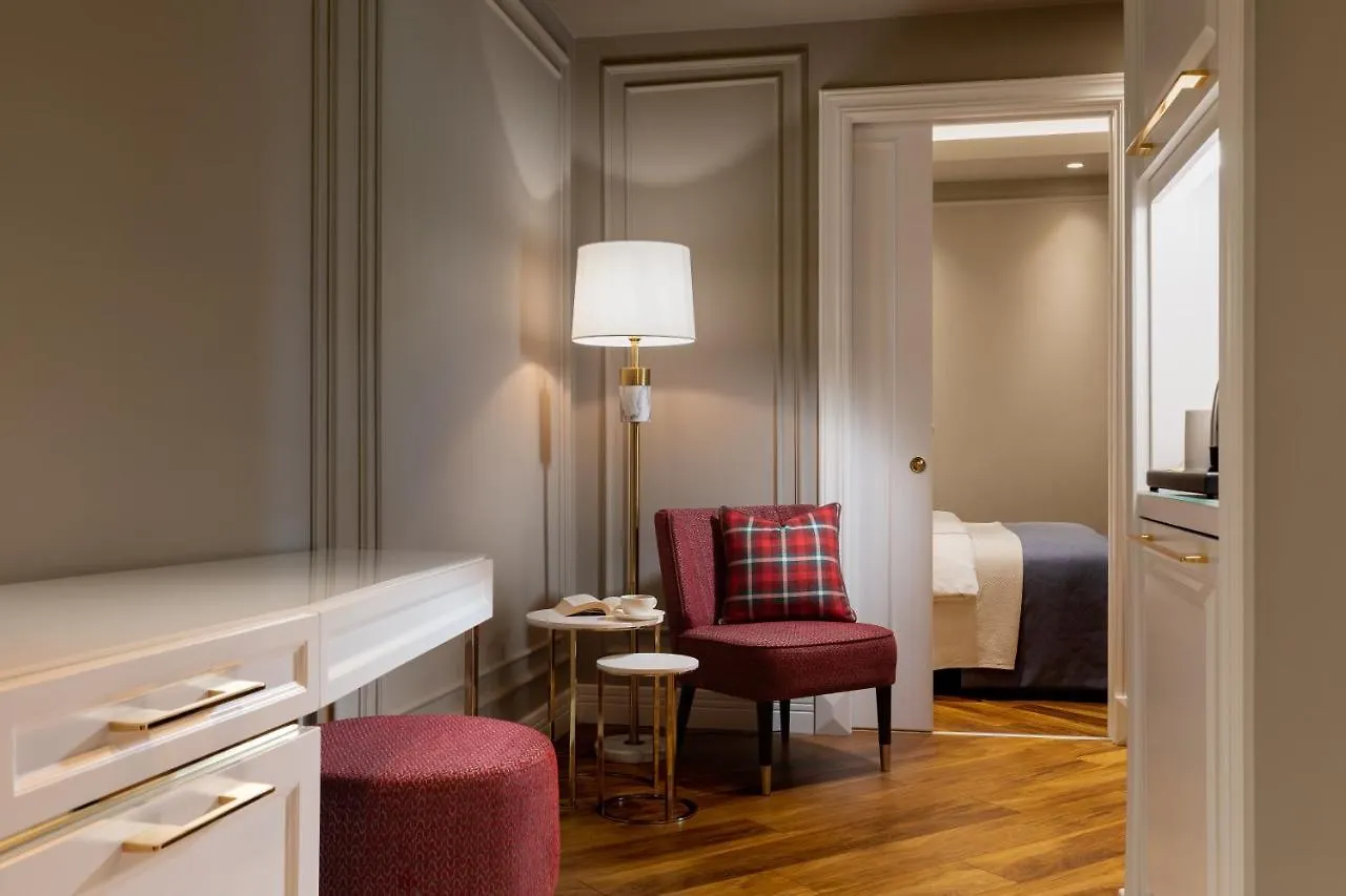 Motif Hotel Кешме