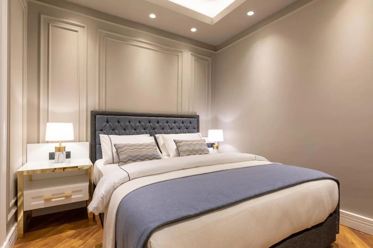 Motif Hotel Кешме
